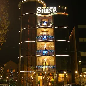 https://shine-house-hotel.hotels-of-sochi.com